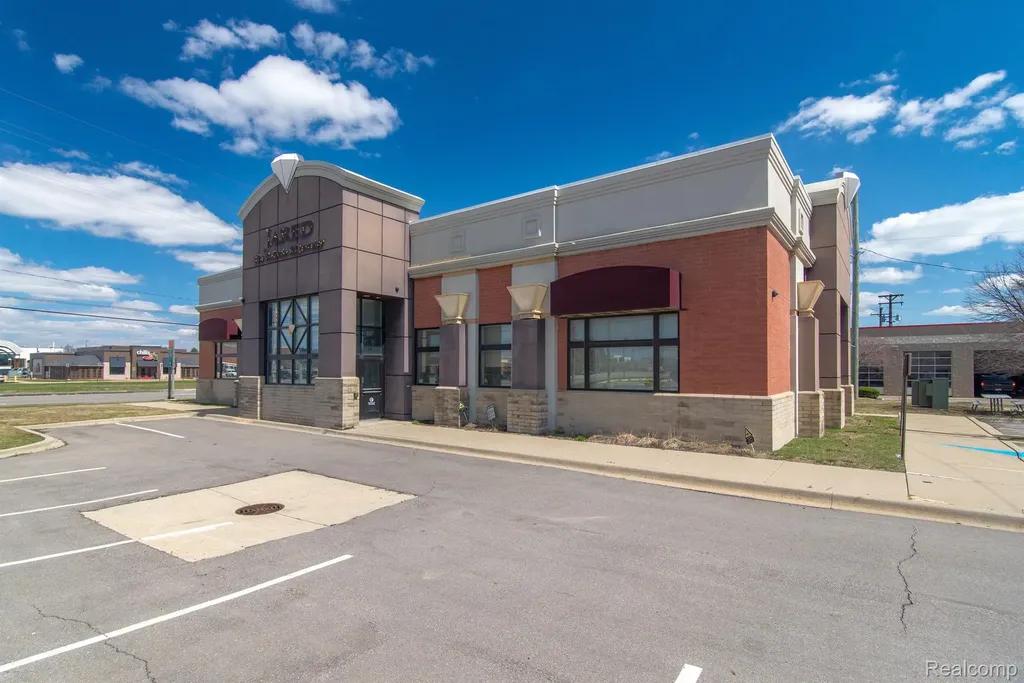 451 W 14 Mile Road Madison Heights City MI 48071