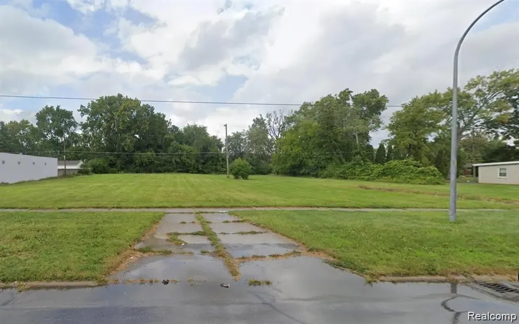27480 5 Mile Road Livonia City MI 48154