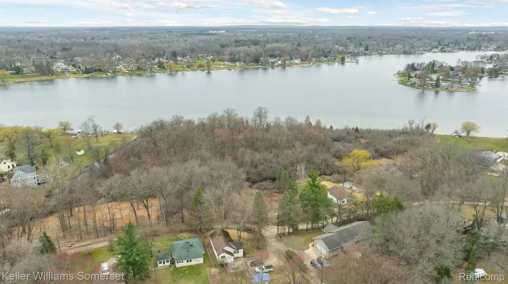 0000 Lakeview Drive White Lake Charter Township MI 48386