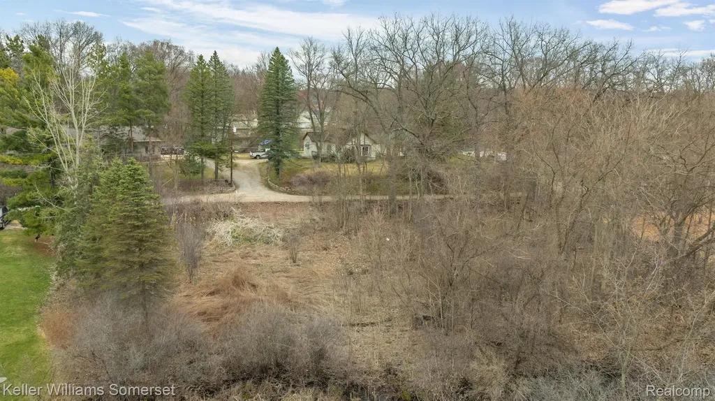 000 Lakeview Drive White Lake Charter Township MI 48386