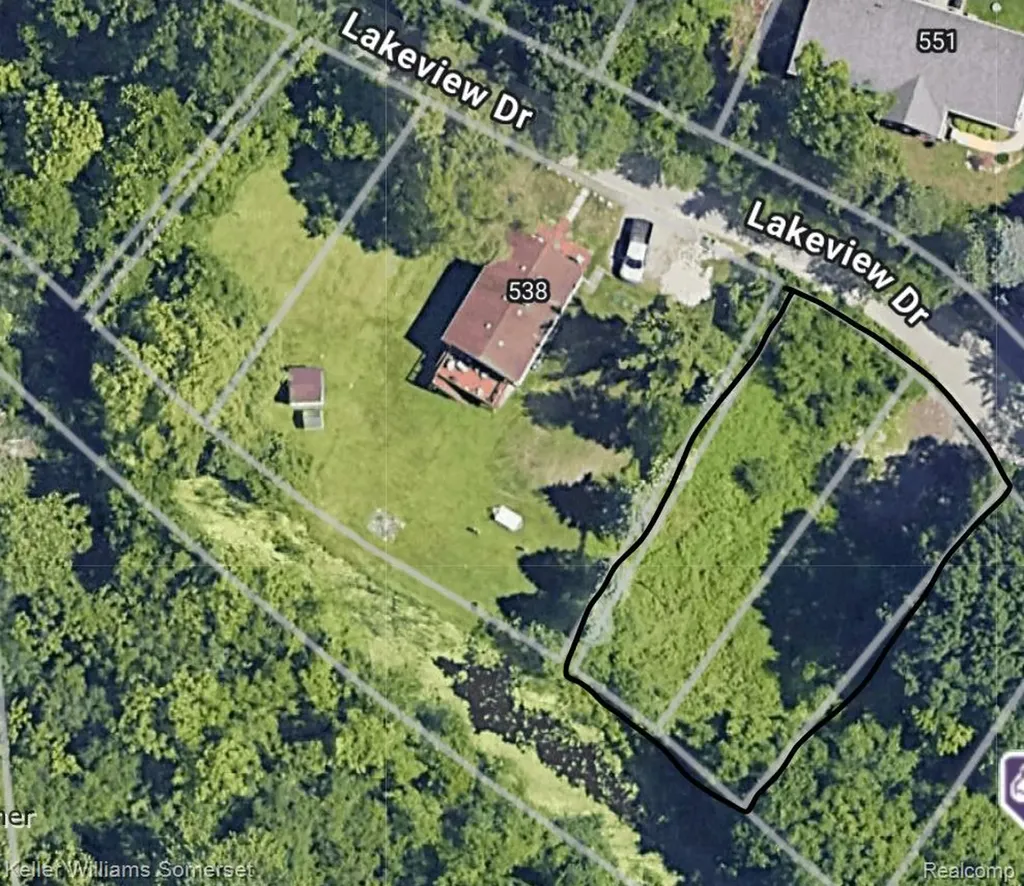 000 Lakeview Drive White Lake Charter Township MI 48386