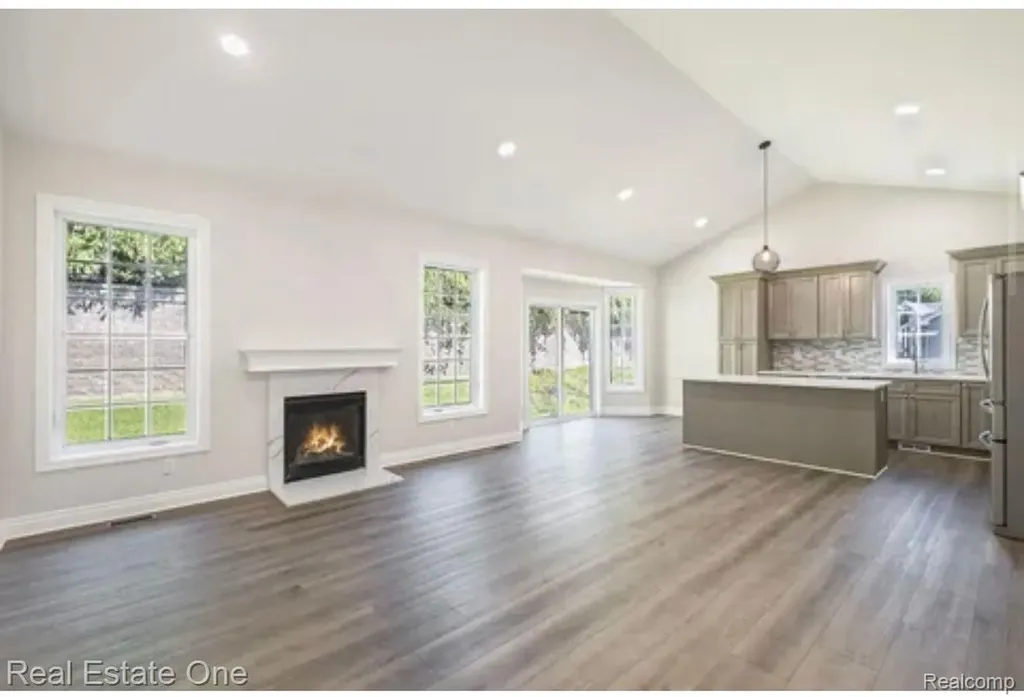 12280 Worthington Grand Blanc City MI 48439