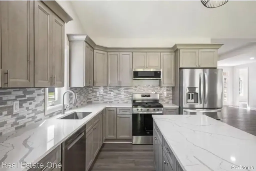 12280 Worthington Grand Blanc City MI 48439