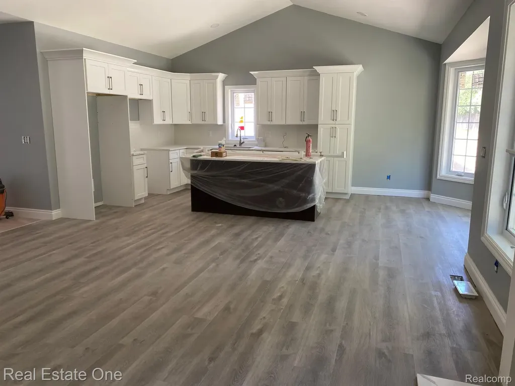 12280 Worthington Grand Blanc City MI 48439