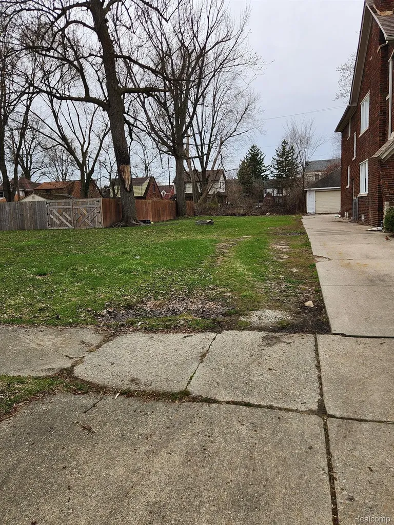 6111 Yorkshire Road Detroit City MI 48224
