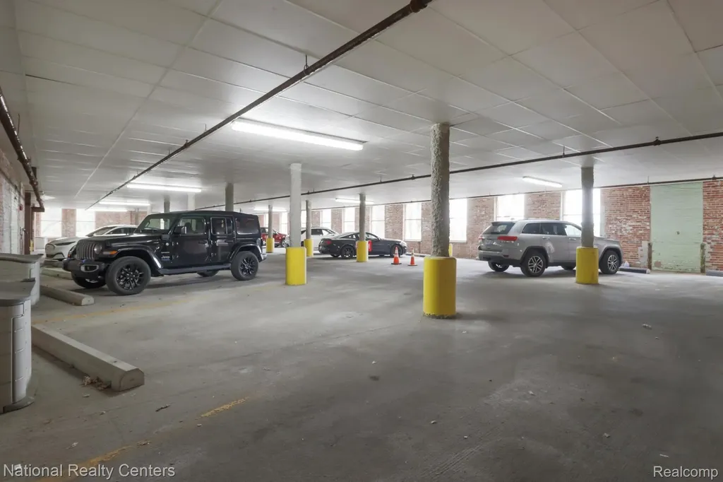 200 S River Place Drive Detroit City MI 48207