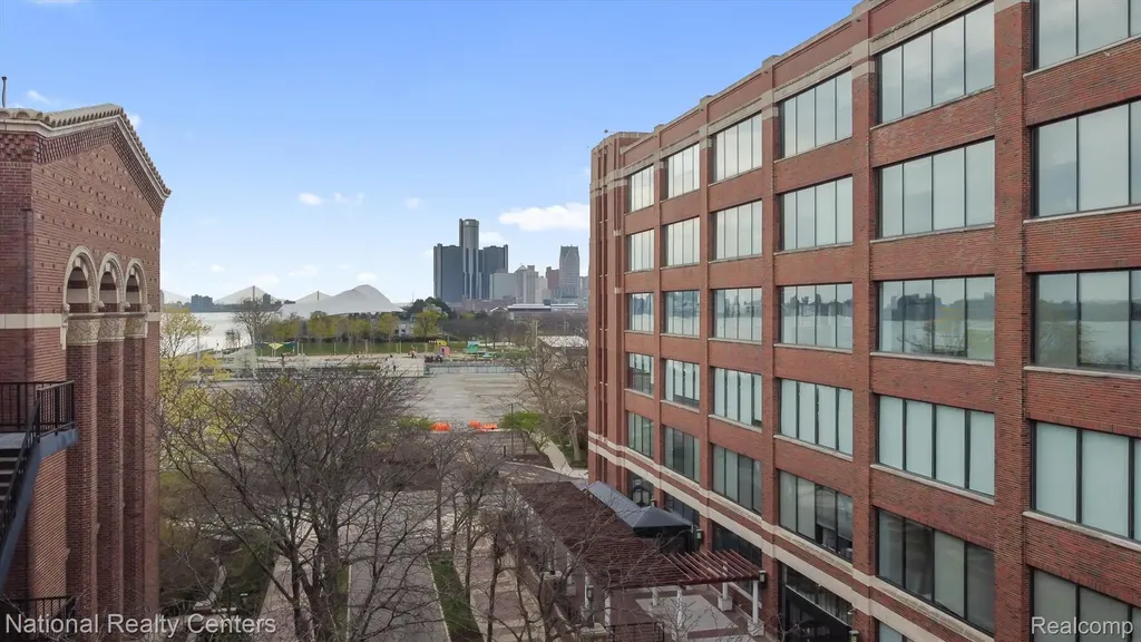 200 S River Place Drive Detroit City MI 48207