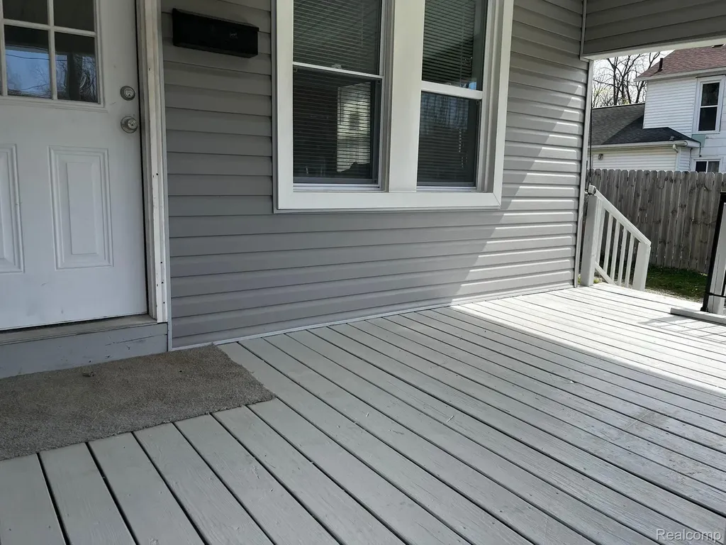 417 E Hunt Street Adrian City MI 49221