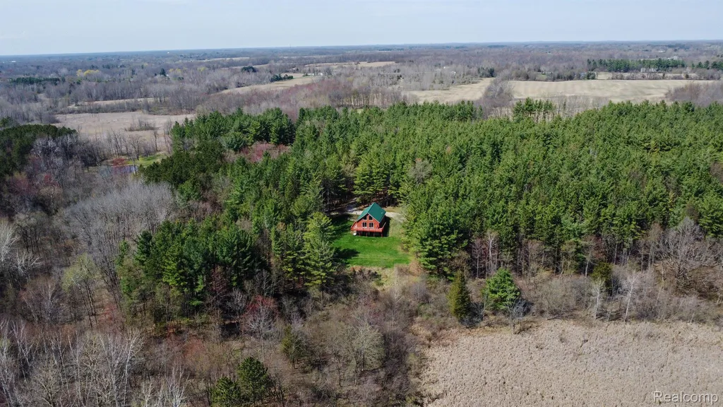 3665 Arivaca Drive Millington Township MI 48746