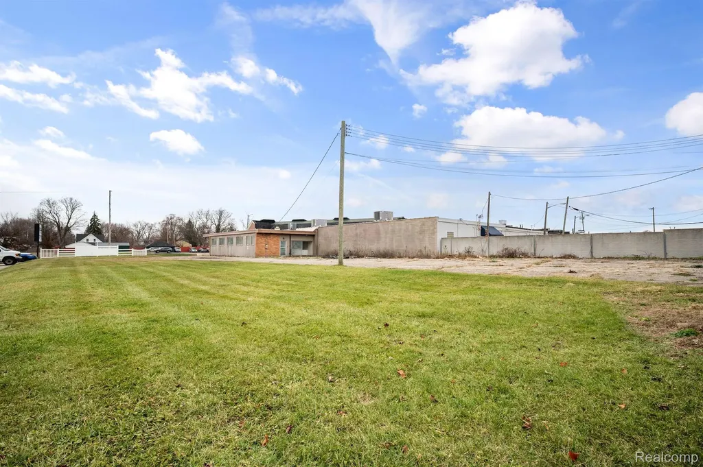 1050 W Huron Street Waterford Charter Township MI 48328