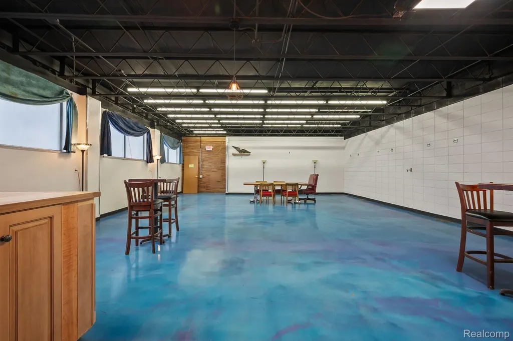1050 W Huron Street Waterford Charter Township MI 48328