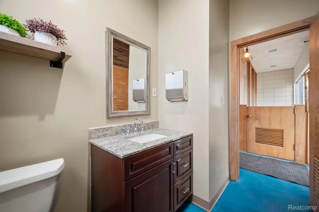 1050 W Huron Street Waterford Charter Township MI 48328