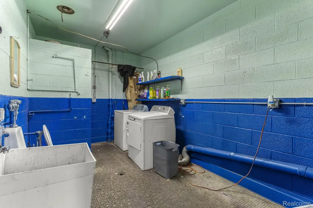 28735 Joy Road Westland City MI 48185