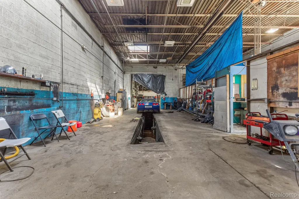 28735 Joy Road Westland City MI 48185