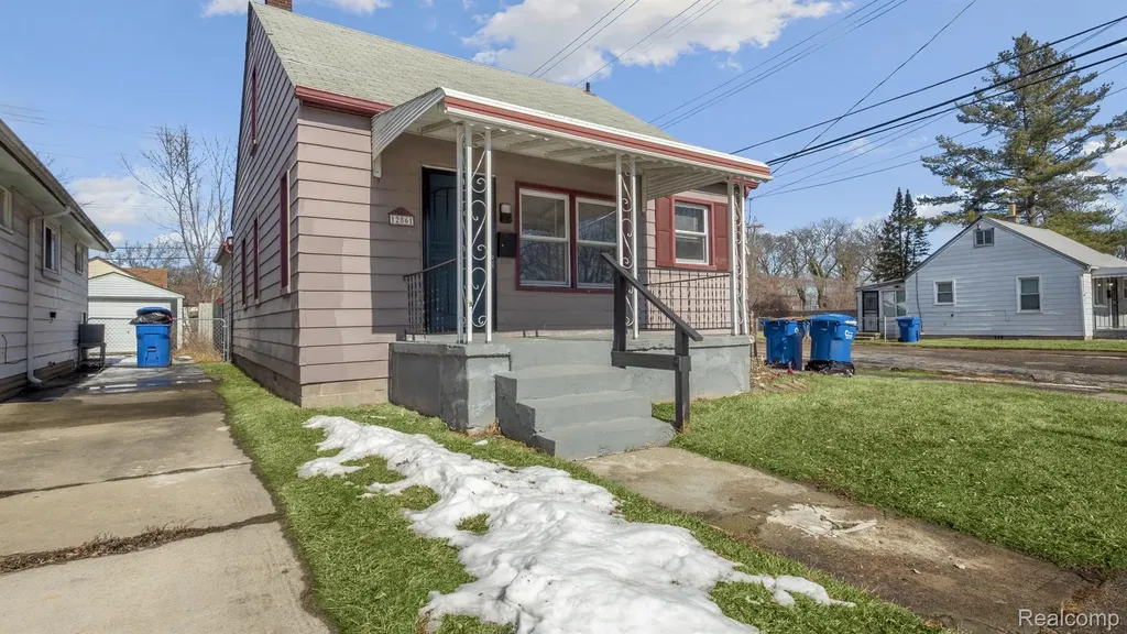 12861 Georgiana Avenue Warren City MI 48089