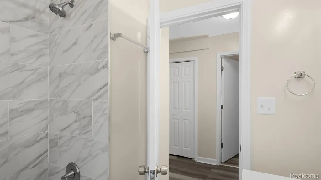 12861 Georgiana Avenue Warren City MI 48089