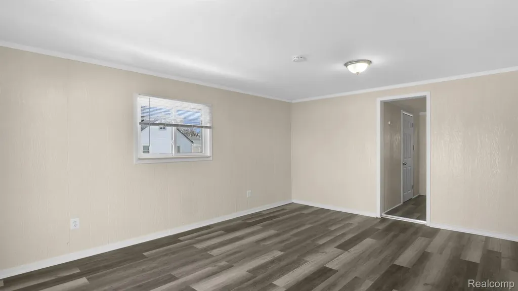 12861 Georgiana Avenue Warren City MI 48089
