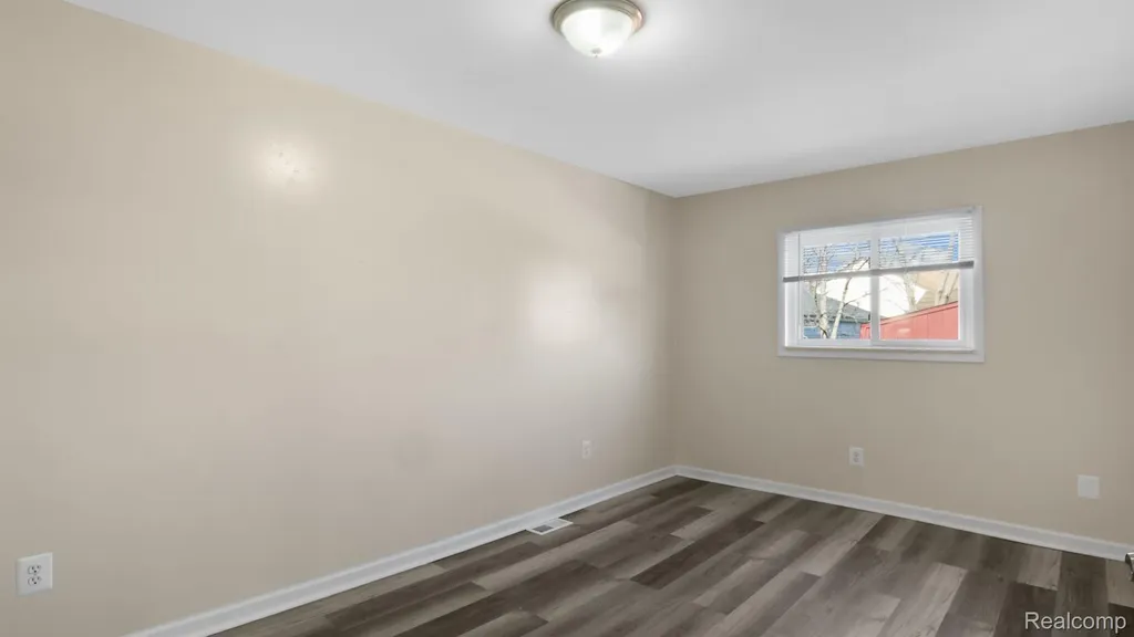12861 Georgiana Avenue Warren City MI 48089