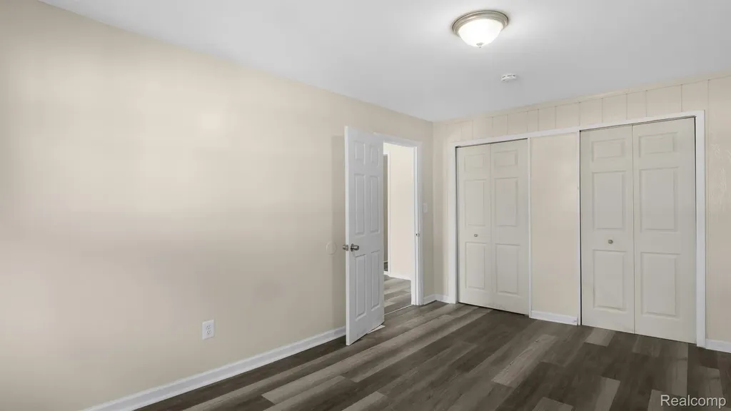 12861 Georgiana Avenue Warren City MI 48089