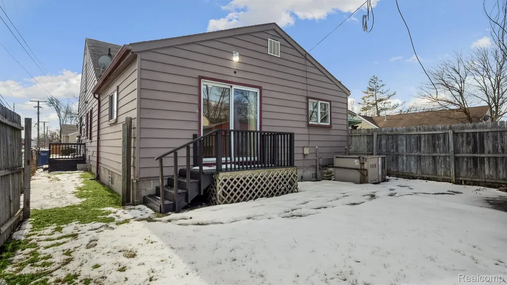 12861 Georgiana Avenue Warren City MI 48089