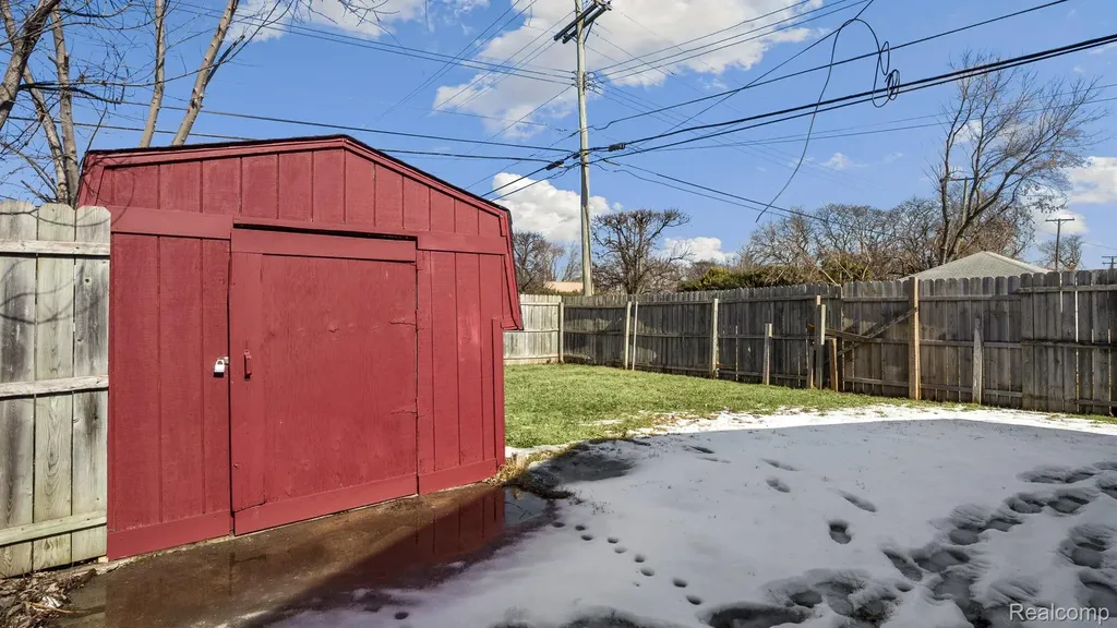 12861 Georgiana Avenue Warren City MI 48089