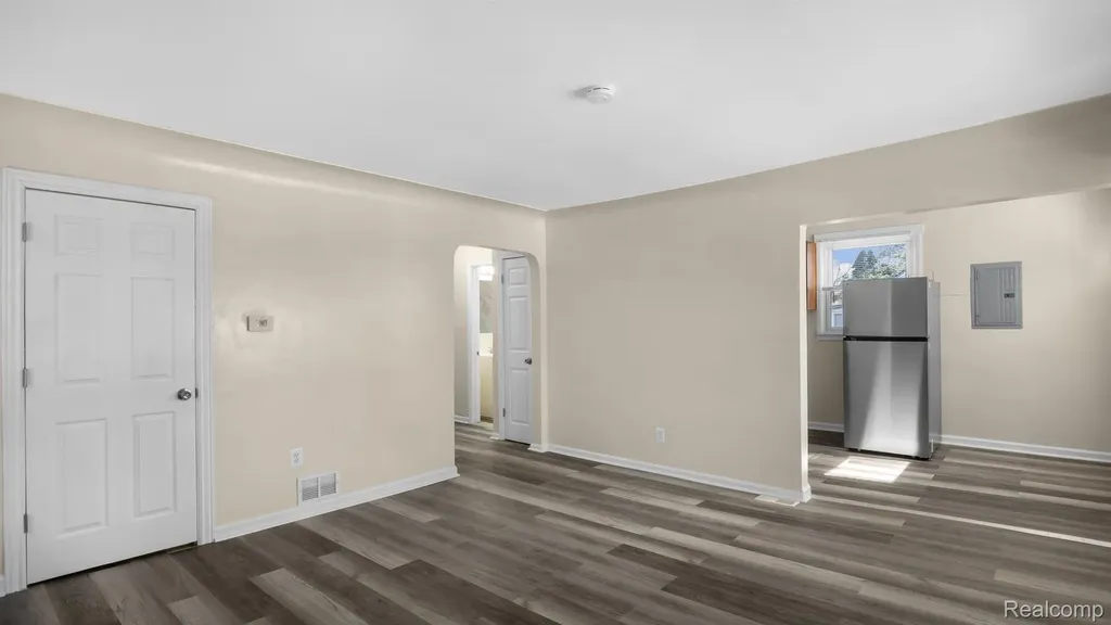 12861 Georgiana Avenue Warren City MI 48089