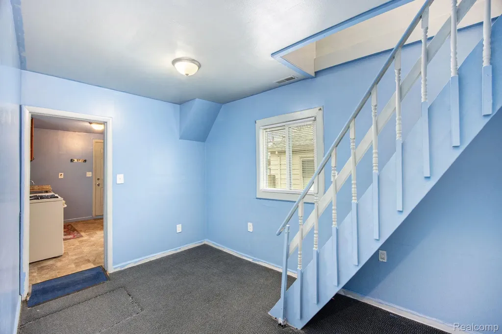 11012 Republic Avenue Warren City MI 48089