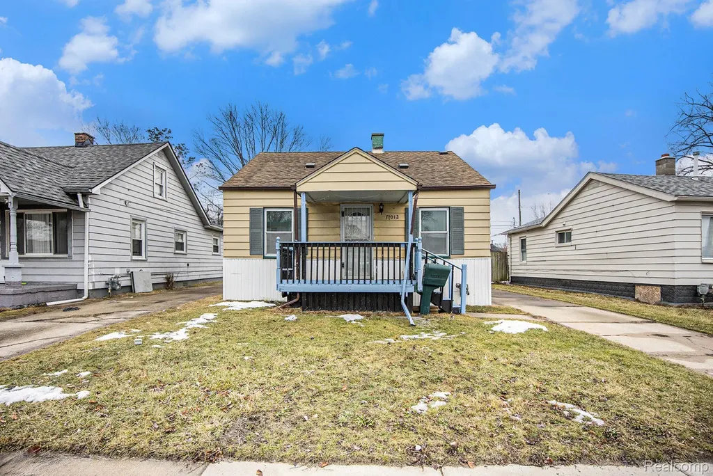 11012 Republic Avenue Warren City MI 48089