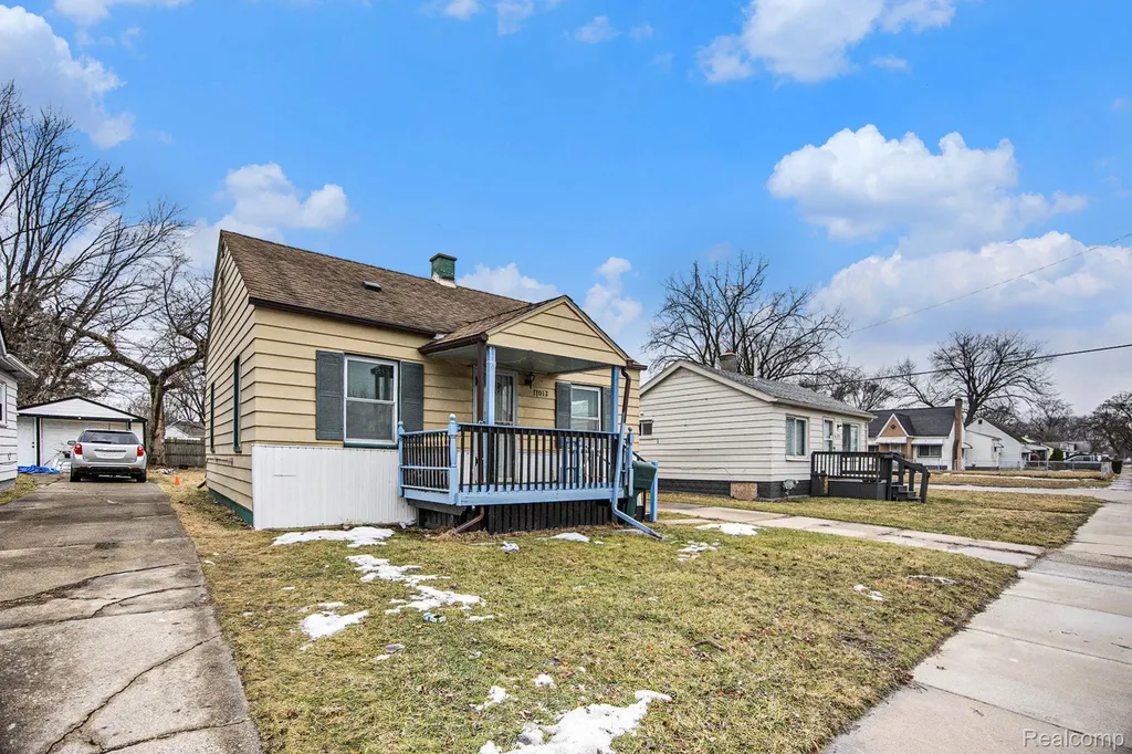 11012 Republic Avenue Warren City MI 48089