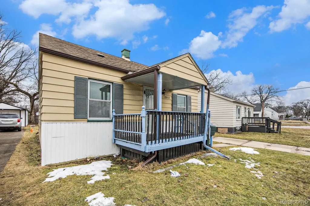 11012 Republic Avenue Warren City MI 48089