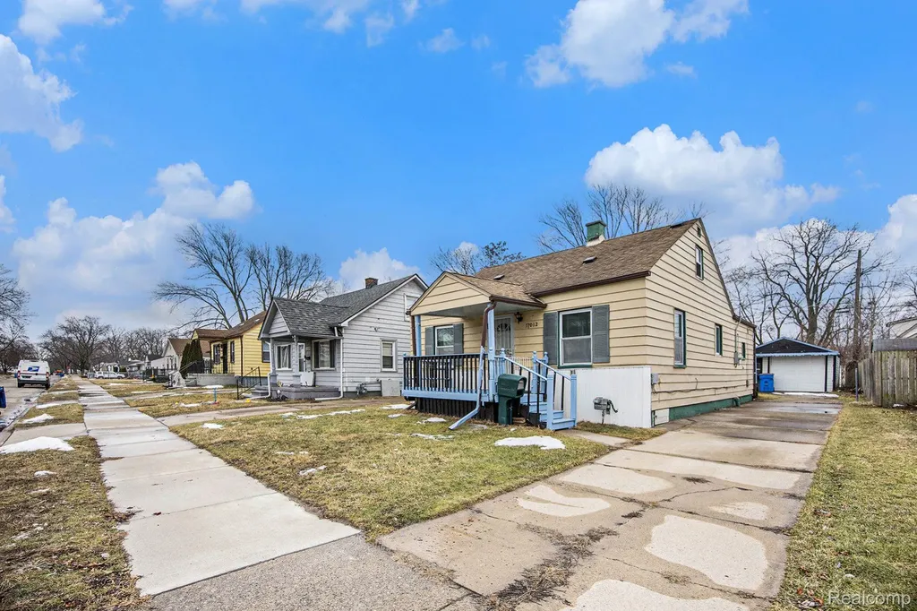 11012 Republic Avenue Warren City MI 48089