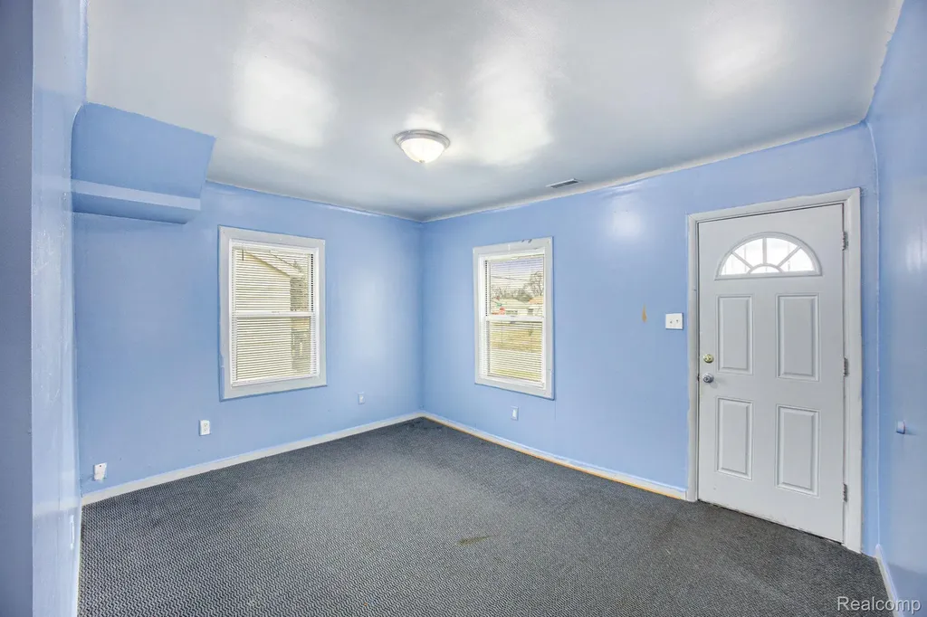 11012 Republic Avenue Warren City MI 48089
