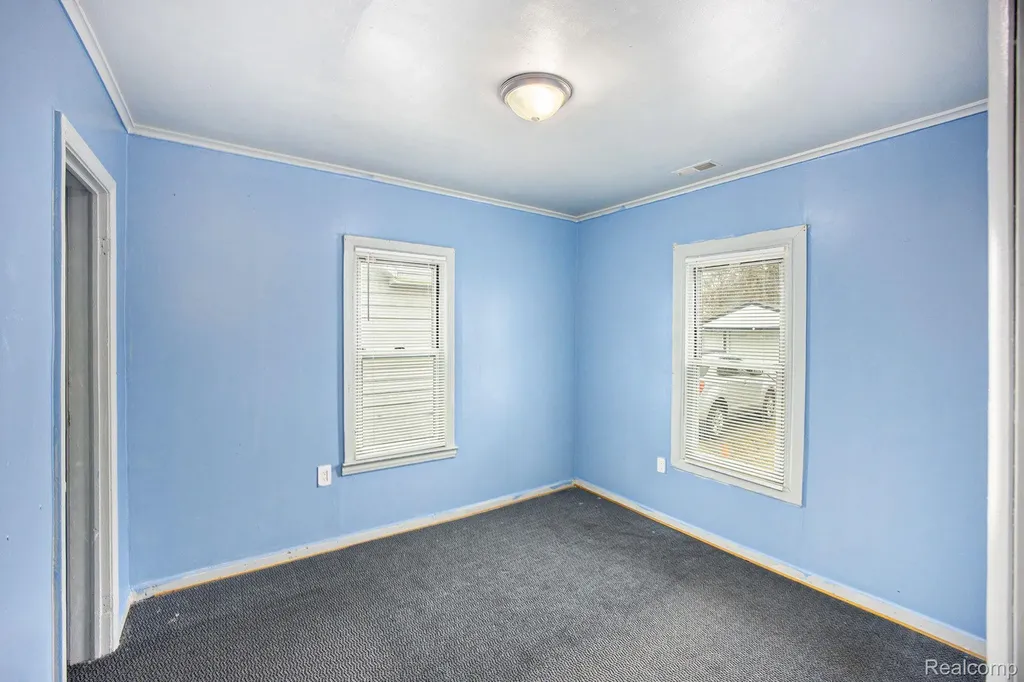 11012 Republic Avenue Warren City MI 48089