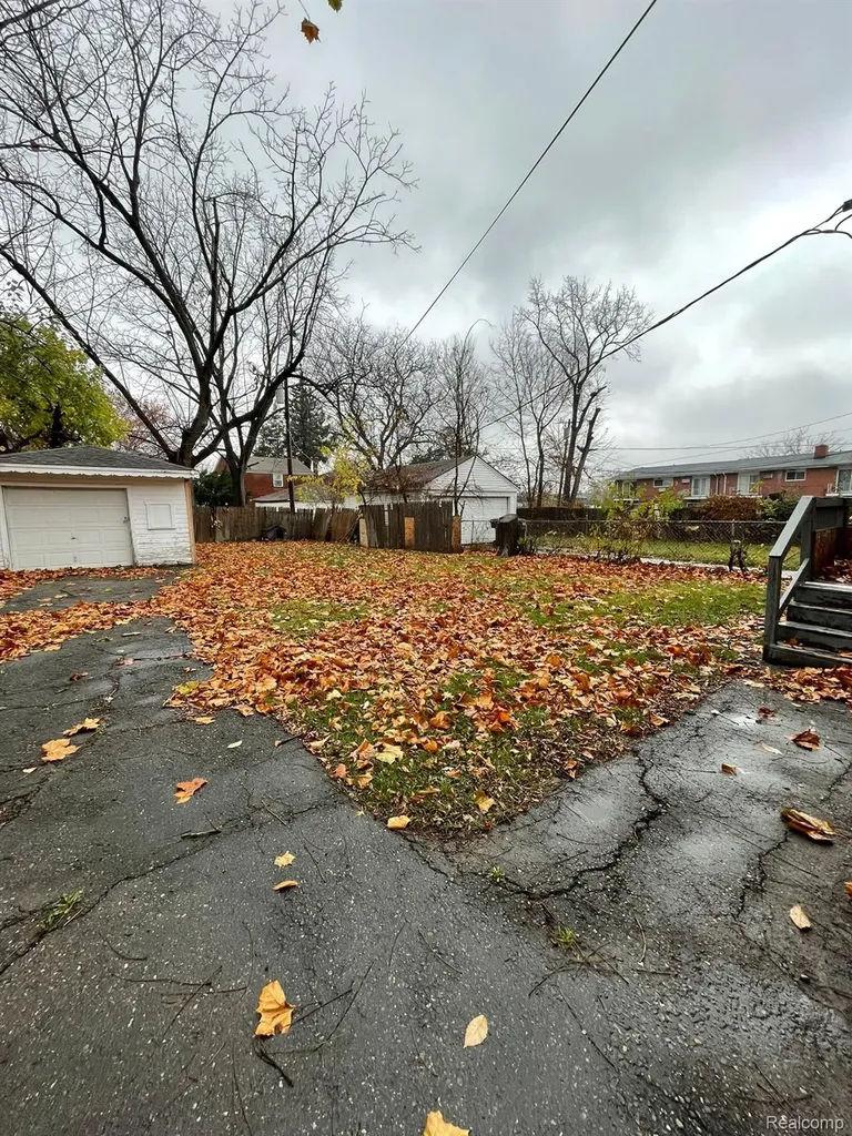 9375 Penrod Street Detroit City MI 48228