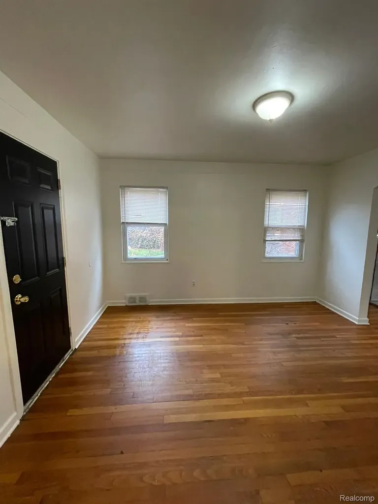 9375 Penrod Street Detroit City MI 48228