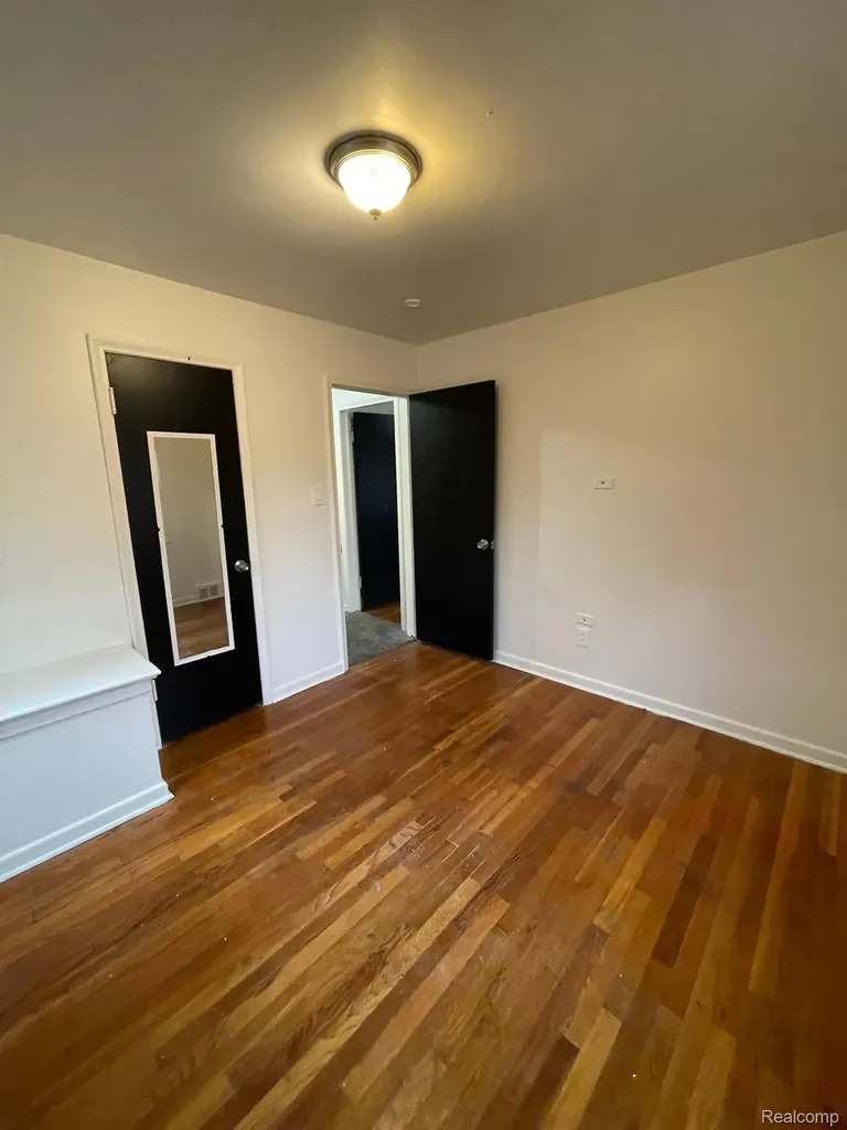 9375 Penrod Street Detroit City MI 48228