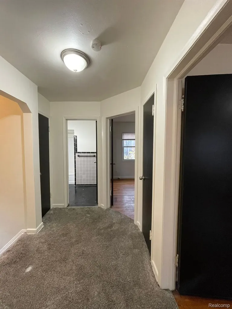 9375 Penrod Street Detroit City MI 48228
