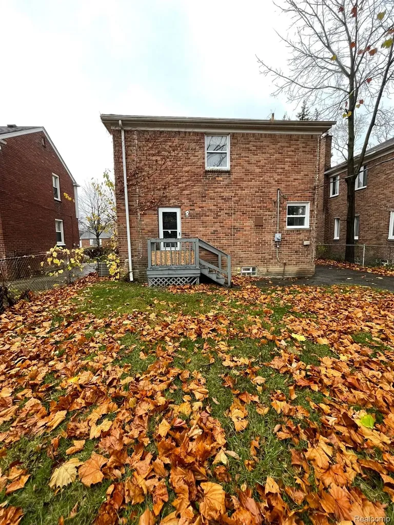 9375 Penrod Street Detroit City MI 48228