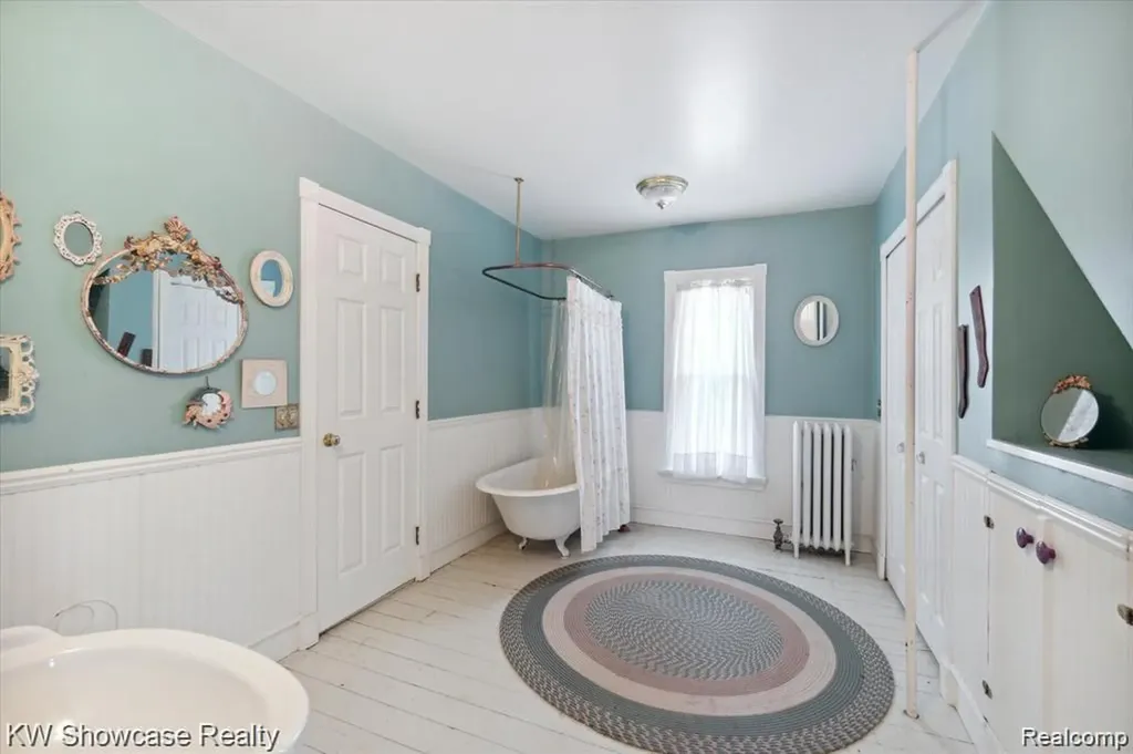 1716 E Wardlow Road Highland Charter Township MI 48356