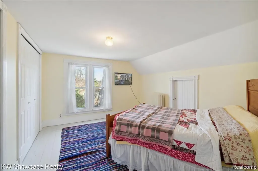 1716 E Wardlow Road Highland Charter Township MI 48356