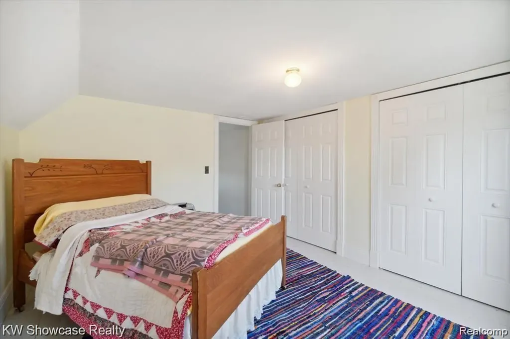 1716 E Wardlow Road Highland Charter Township MI 48356