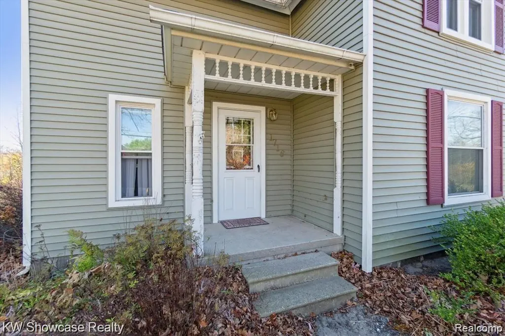 1716 E Wardlow Road Highland Charter Township MI 48356