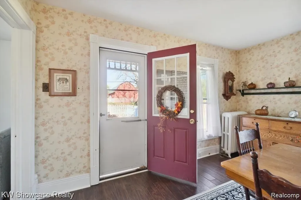 1716 E Wardlow Road Highland Charter Township MI 48356