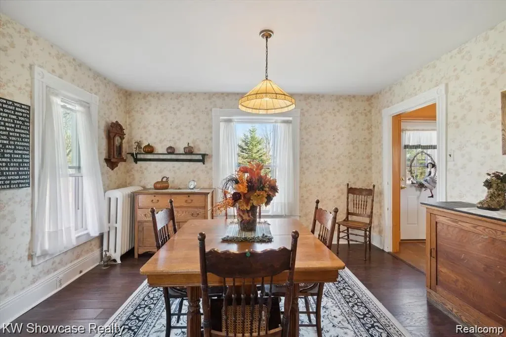 1716 E Wardlow Road Highland Charter Township MI 48356