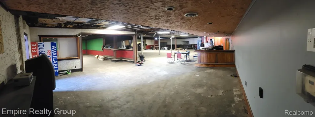 25621 Ecorse Road Taylor City MI 48180