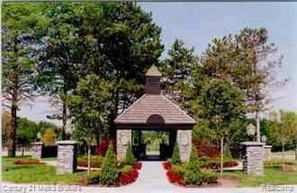 8018 Bridle Path Court Grand Blanc Charter Township MI 48439