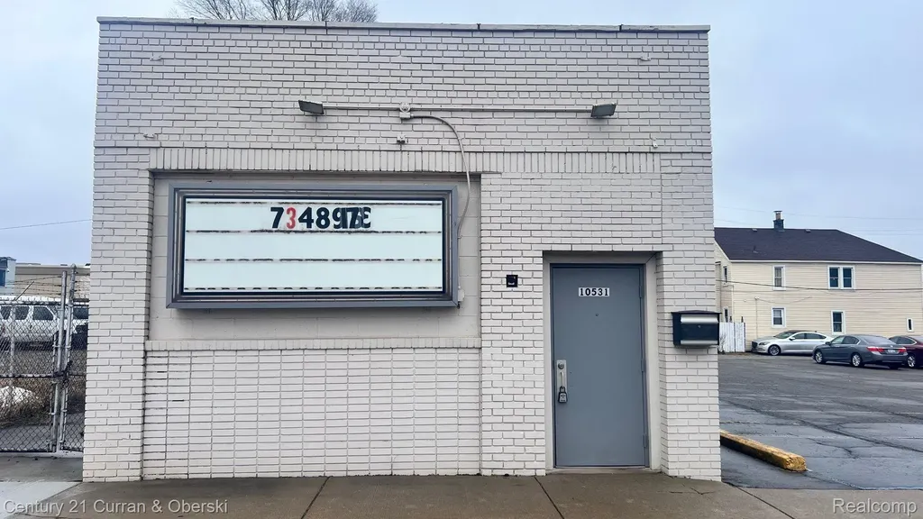 10531 Wren Street Dearborn City MI 48120