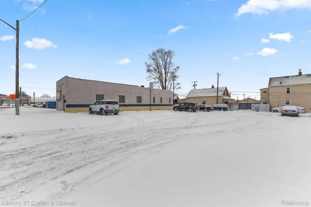 10531 Wren Street Dearborn City MI 48120