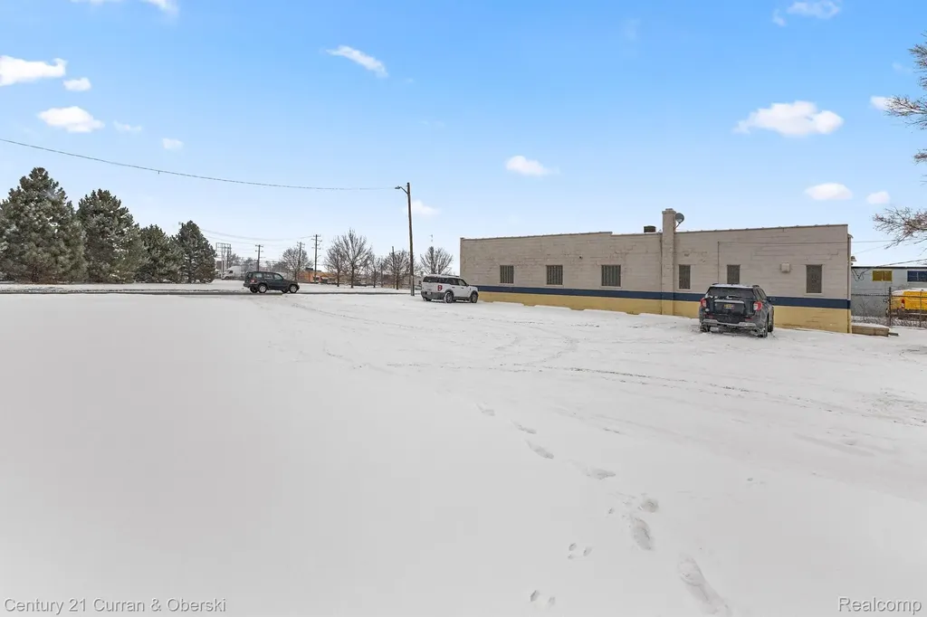 10531 Wren Street Dearborn City MI 48120
