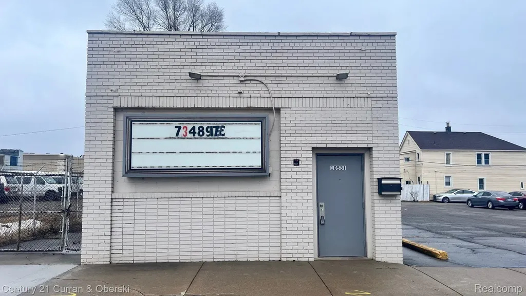 10531 Wren Street Dearborn City MI 48120